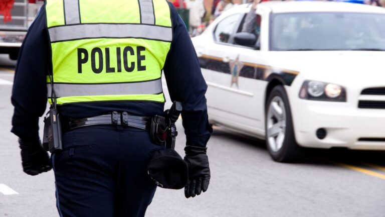Sonhar com polícia: o que significa? Sonhar com polícia